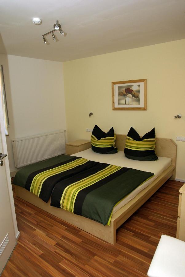 Hotel Gaestezimmer Zwischen Neckar Und Enz Besigheim Esterno foto
